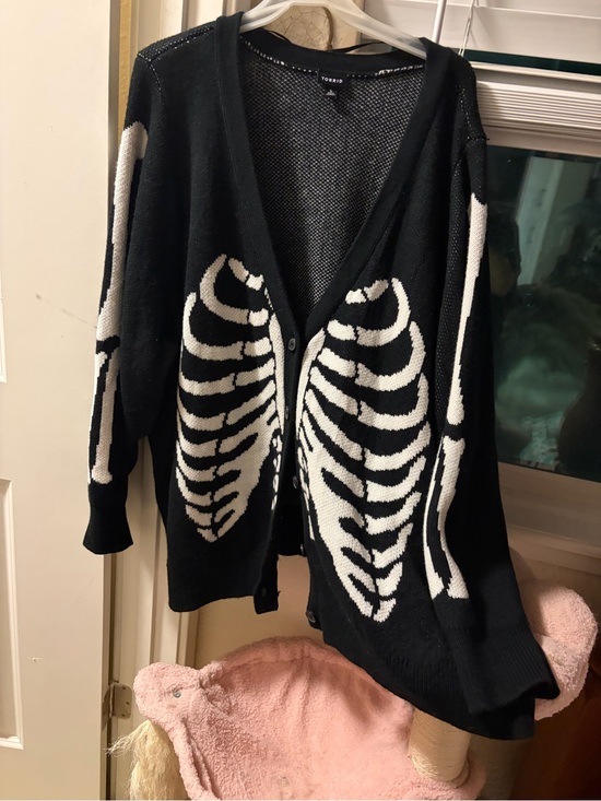 torrid Sweaters - Torrid Black & White Skeleton Intarsia Cardigan Size 5